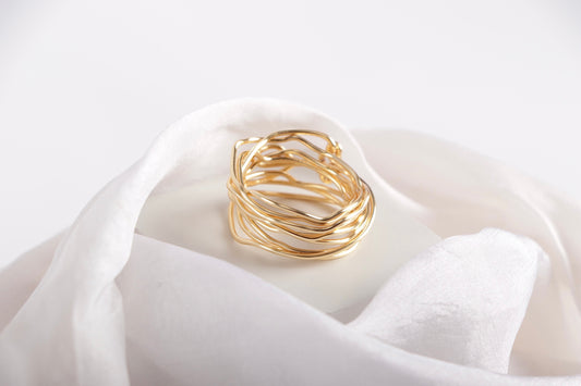 Loop Whisper ring