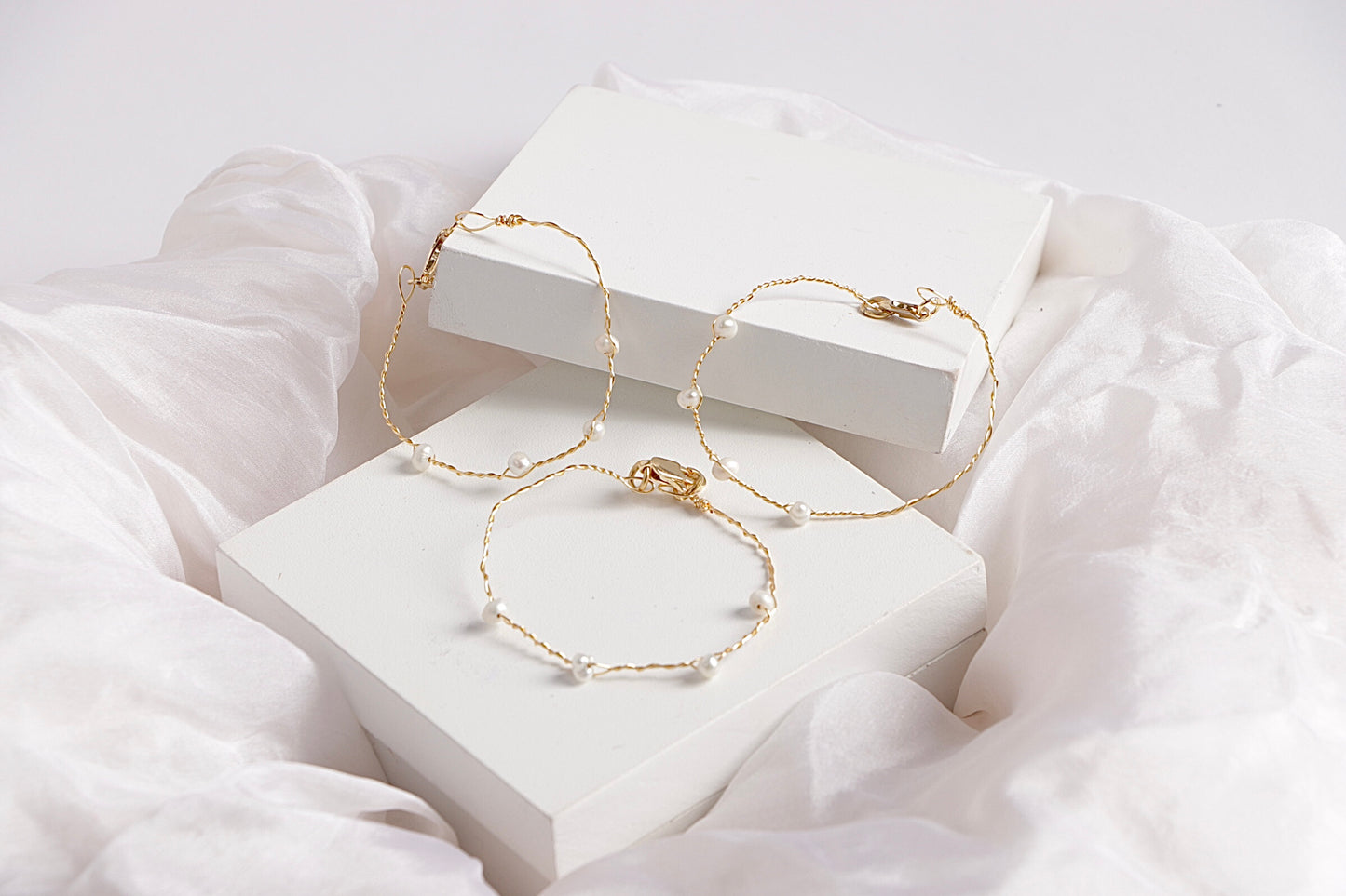 Dainty pearl bangle