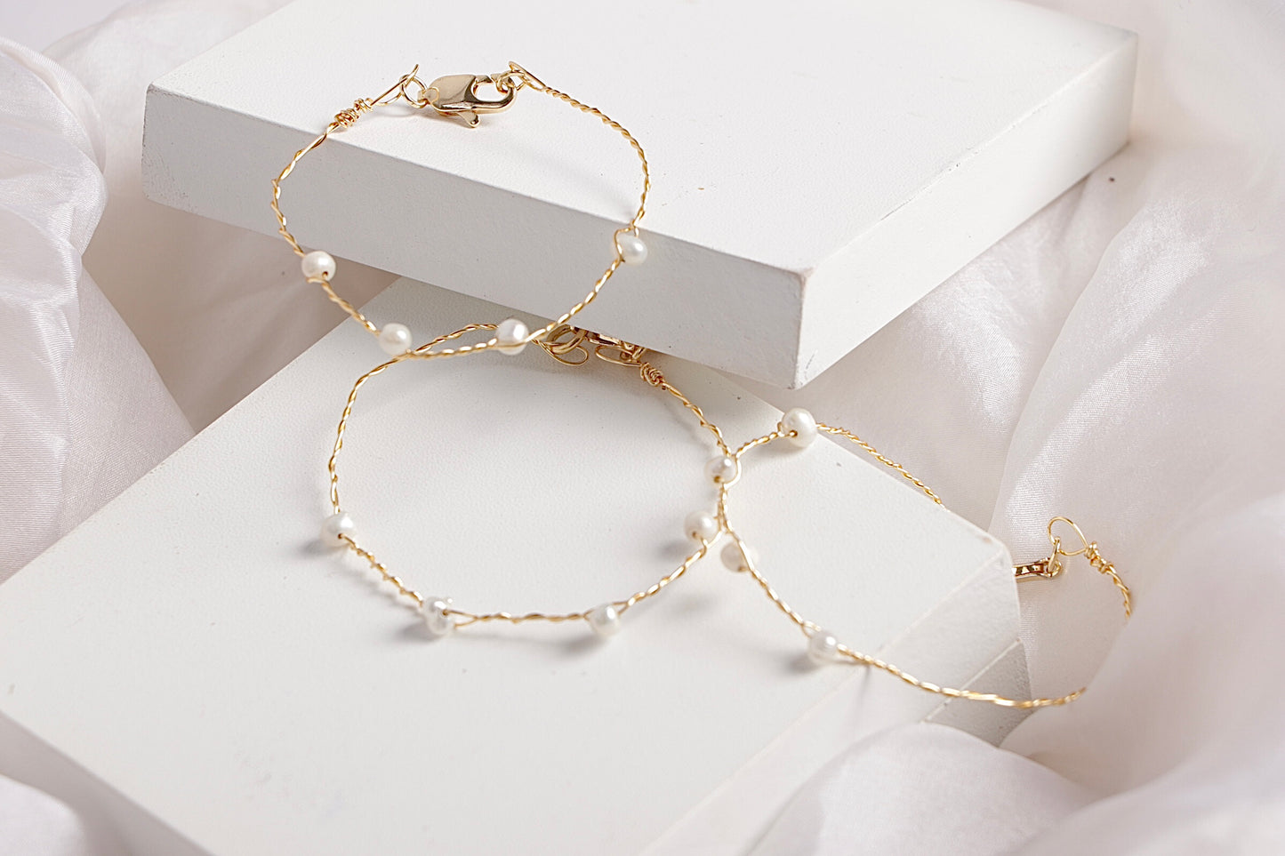 Dainty pearl bangle